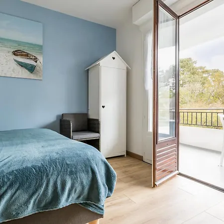 A Mesquer: A 200m, Balcon, Parking, Proche Commerces - Fr-1-306-1243 Appartement