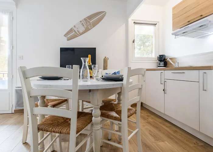 A Mesquer: A 200m, Balcon, Parking, Proche Commerces - Fr-1-306-1243 Mesquer