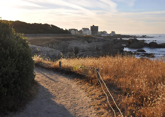 아파트 A Mesquer: A 200m, Balcon, Parking, Proche Commerces - Fr-1-306-1243